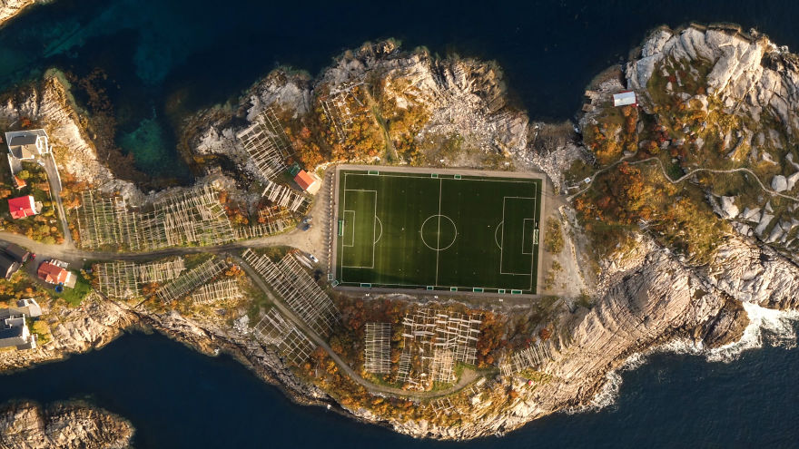 An Average Of 15 People Per Square Kilometre And The Second-Longest Coastline In The World, Makes Norway The Closest You Get To Space On Earth.