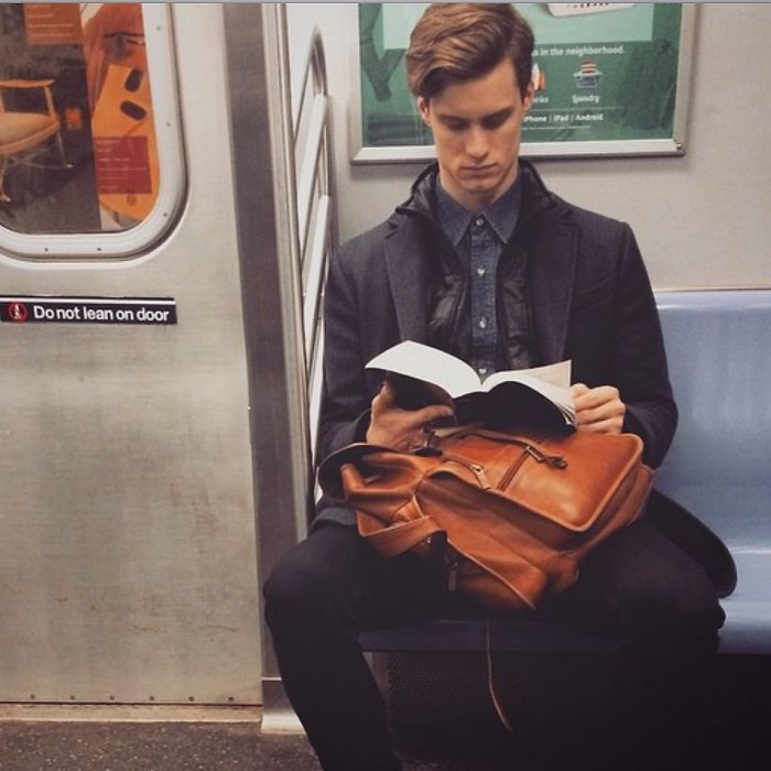 Instagram-Account-Shares-Hot-Dudes-Reading-Books