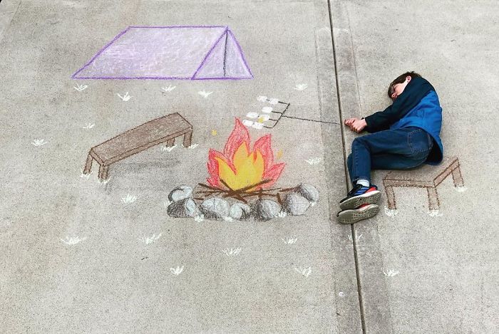 14-Year-Old-Daily-Chalk-Art-For-Her-Brother-So-He-Could-Travel