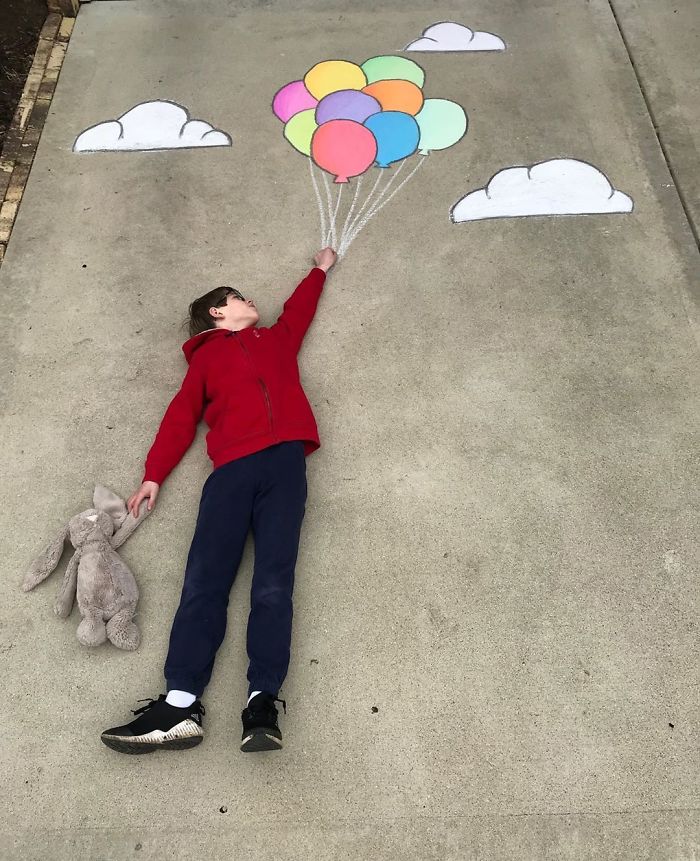 14-Year-Old-Daily-Chalk-Art-For-Her-Brother-So-He-Could-Travel