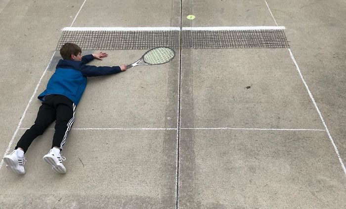 14-Year-Old-Daily-Chalk-Art-For-Her-Brother-So-He-Could-Travel