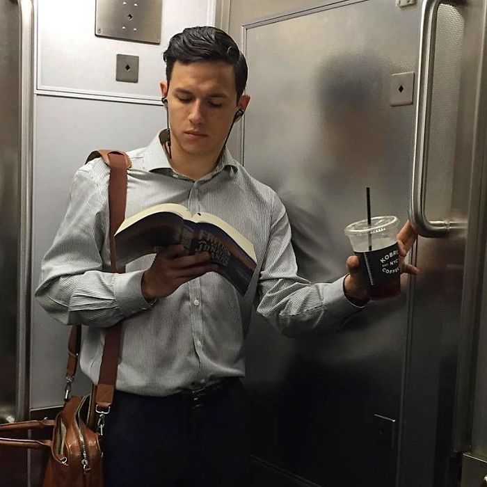 Instagram-Account-Shares-Hot-Dudes-Reading-Books