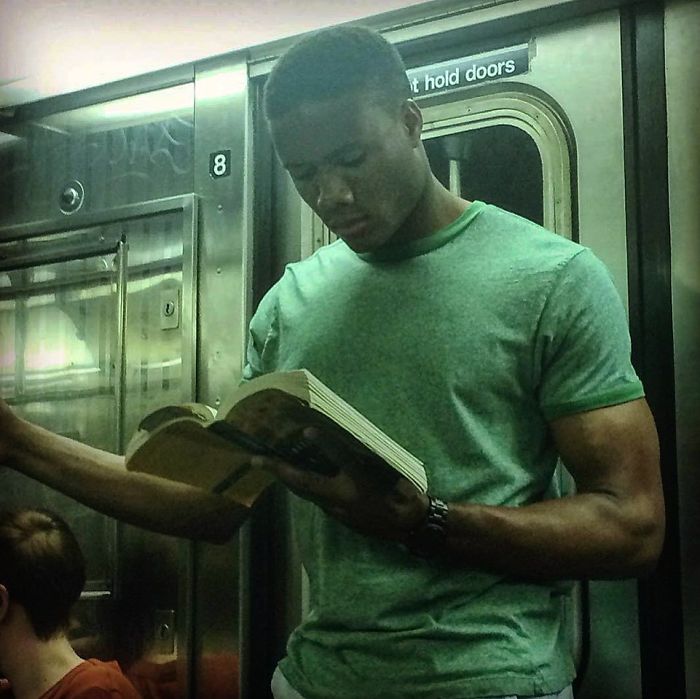 Instagram-Account-Shares-Hot-Dudes-Reading-Books