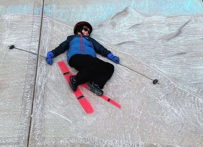 14-Year-Old-Daily-Chalk-Art-For-Her-Brother-So-He-Could-Travel