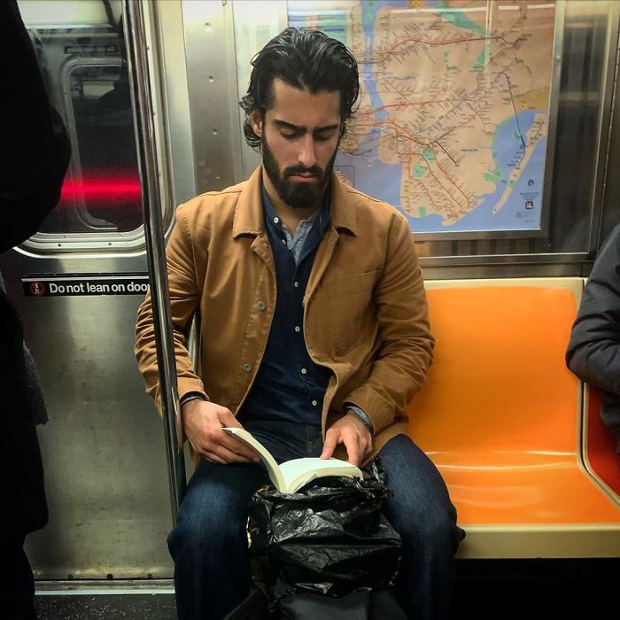 Instagram-Account-Shares-Hot-Dudes-Reading-Books