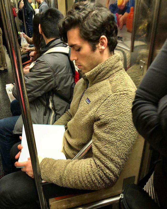 Instagram-Account-Shares-Hot-Dudes-Reading-Books