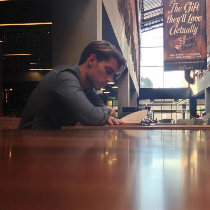 Instagram-Account-Shares-Hot-Dudes-Reading-Books