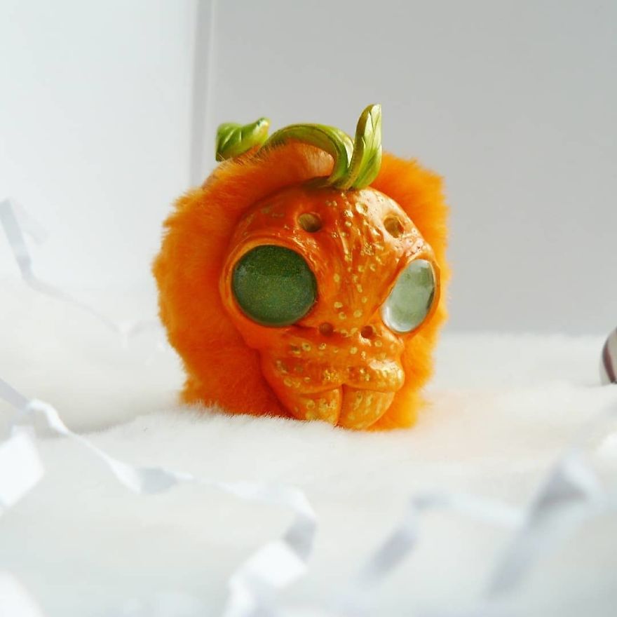 Beginner-Toymaker-Cute-Creepy-Toys-Lelea-Creatures