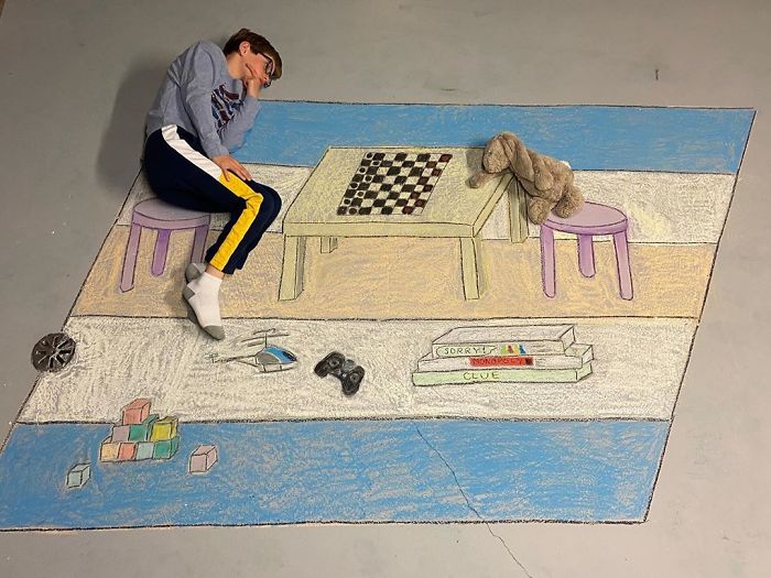 14-Year-Old-Daily-Chalk-Art-For-Her-Brother-So-He-Could-Travel