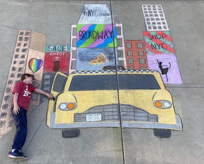 14-Year-Old-Daily-Chalk-Art-For-Her-Brother-So-He-Could-Travel
