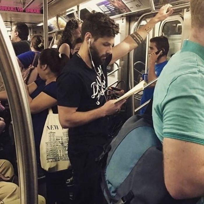 Instagram-Account-Shares-Hot-Dudes-Reading-Books