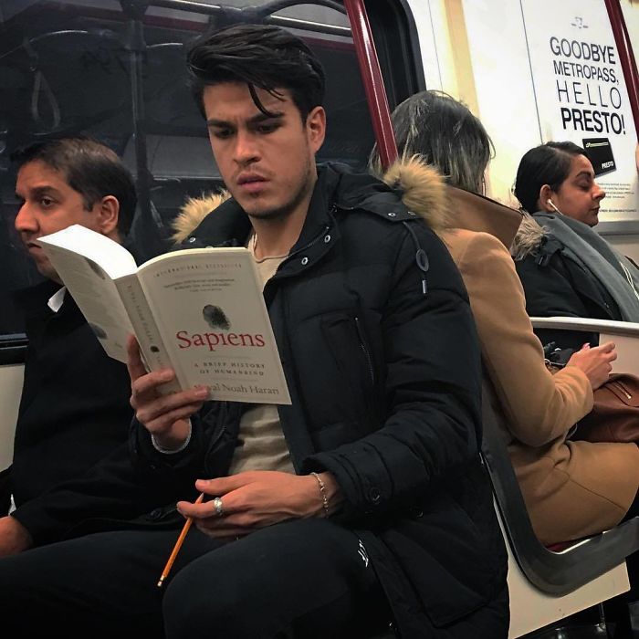 Instagram-Account-Shares-Hot-Dudes-Reading-Books
