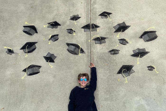14-Year-Old-Daily-Chalk-Art-For-Her-Brother-So-He-Could-Travel