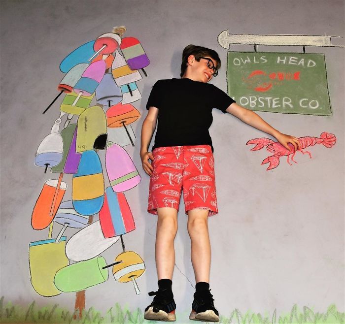 14-Year-Old-Daily-Chalk-Art-For-Her-Brother-So-He-Could-Travel