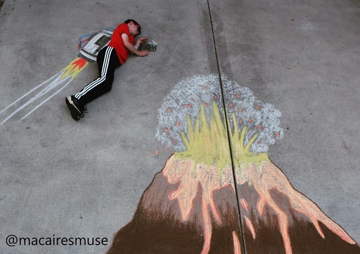 14-Year-Old-Daily-Chalk-Art-For-Her-Brother-So-He-Could-Travel
