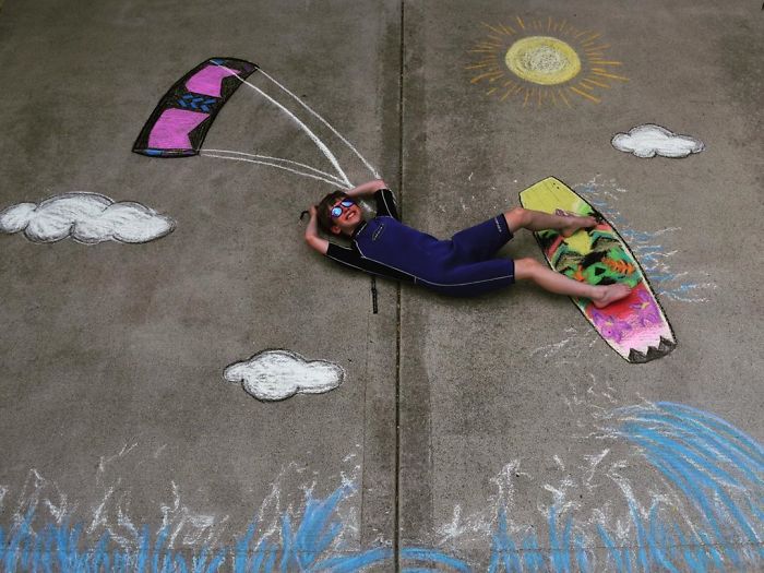 14-Year-Old-Daily-Chalk-Art-For-Her-Brother-So-He-Could-Travel