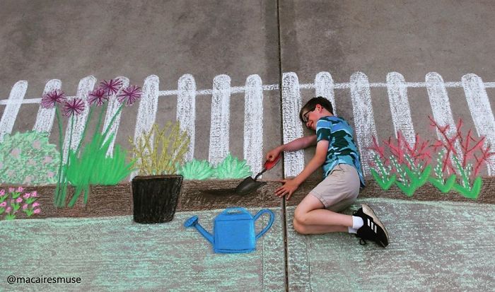 14-Year-Old-Daily-Chalk-Art-For-Her-Brother-So-He-Could-Travel