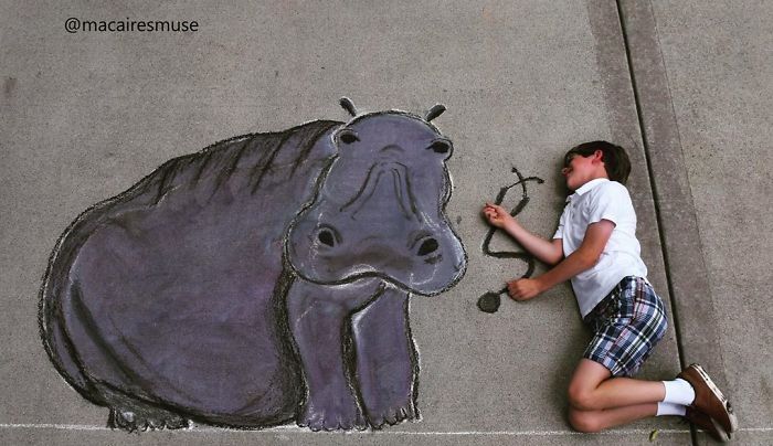 14-Year-Old-Daily-Chalk-Art-For-Her-Brother-So-He-Could-Travel