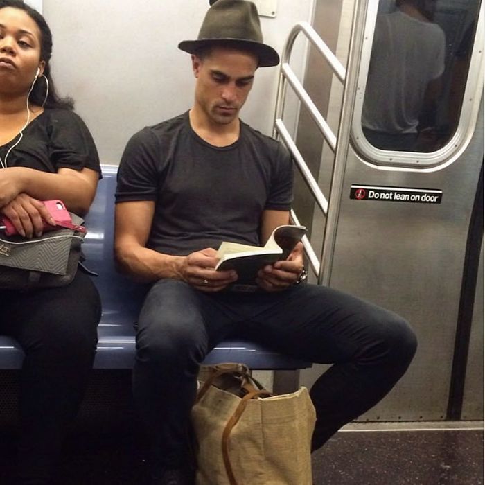 Instagram-Account-Shares-Hot-Dudes-Reading-Books