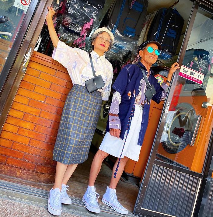 Senior Couple Poses With Clothes That Their Clients Didn't Collect And The Pics Just Radiate Absolute Class And Style (15 Pics) Senior Couple Poses With Clothes That Their Clients Didn't Collect And The Pics Just Radiate Absolute Class And Style (15 Pics)
