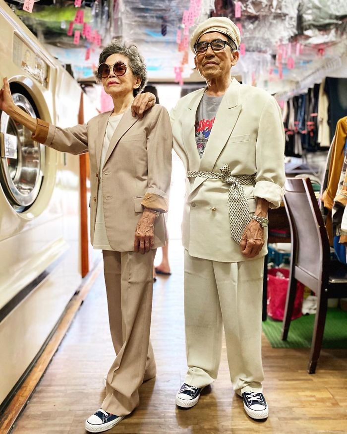 Senior Couple Poses With Clothes That Their Clients Didn't Collect And The Pics Just Radiate Absolute Class And Style (15 Pics) Senior Couple Poses With Clothes That Their Clients Didn't Collect And The Pics Just Radiate Absolute Class And Style (15 Pics)