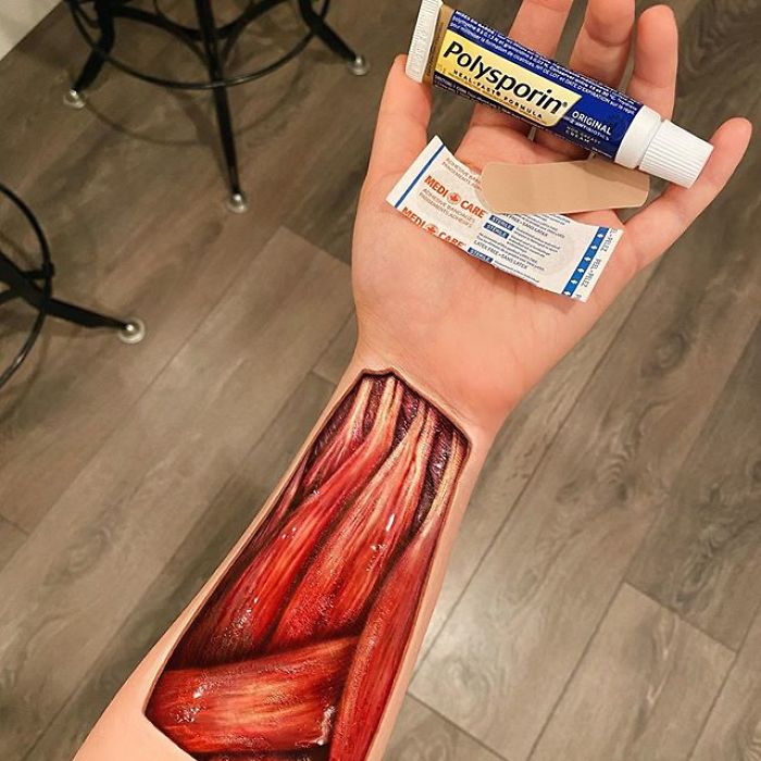 Chinese Artist Paints Food Impressively On Her Body