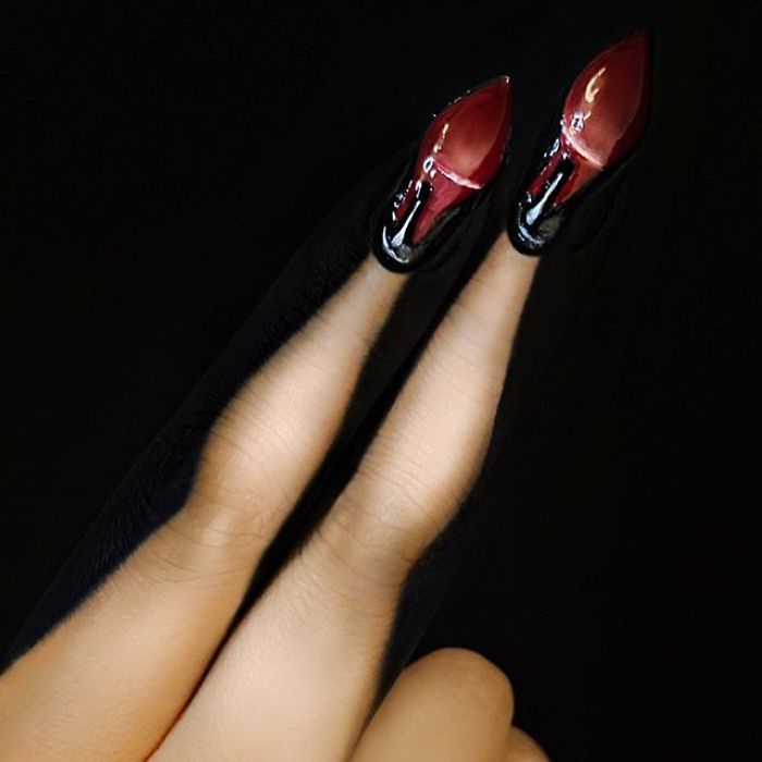 Chinese Artist Paints Food Impressively On Her Body