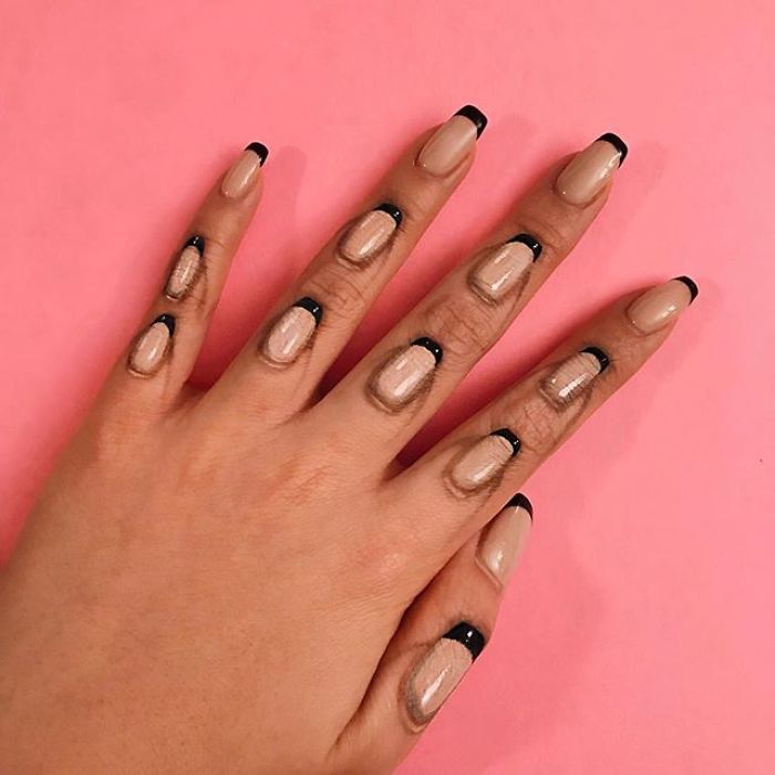 Chinese Artist Paints Food Impressively On Her Body