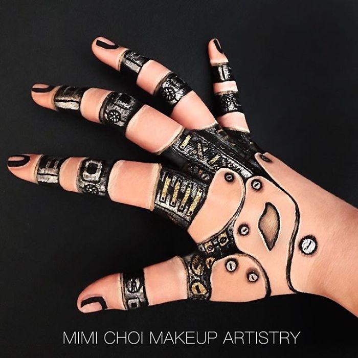 Chinese Artist Paints Food Impressively On Her Body