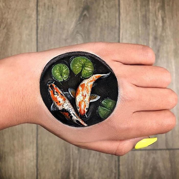 Chinese Artist Paints Food Impressively On Her Body