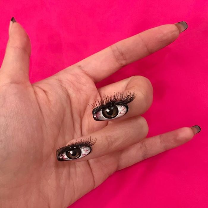 Chinese Artist Paints Food Impressively On Her Body