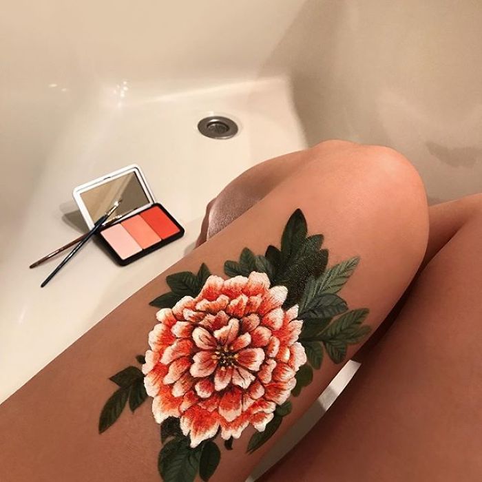 Chinese Artist Paints Food Impressively On Her Body