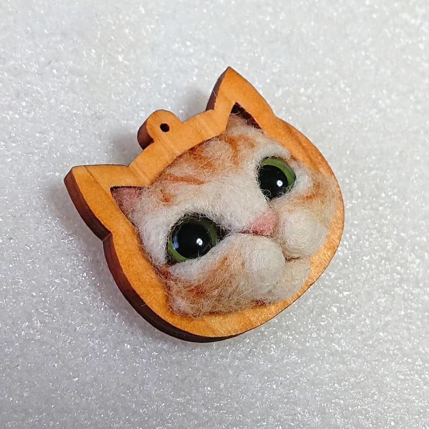 Artist Creates Realistic 3D Frames Of Cats And They Are Perfect!