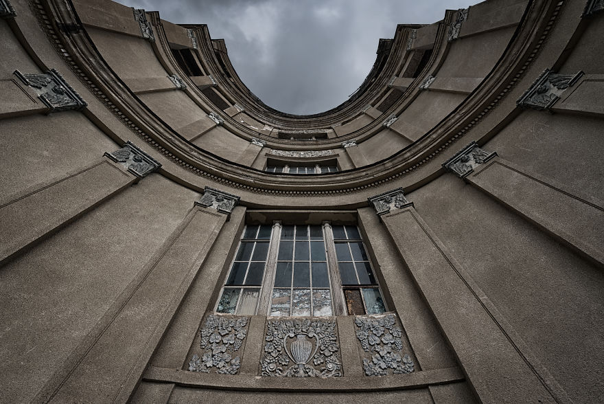 I Photographed This Amazing Abandoned Hotel I Photographed This Amazing Abandoned Hotel