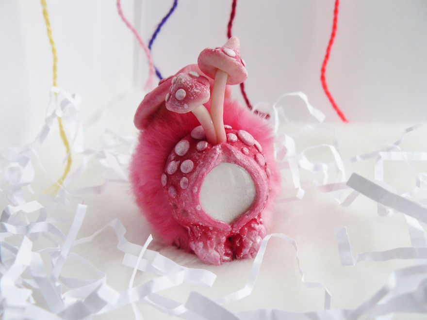 Beginner-Toymaker-Cute-Creepy-Toys-Lelea-Creatures