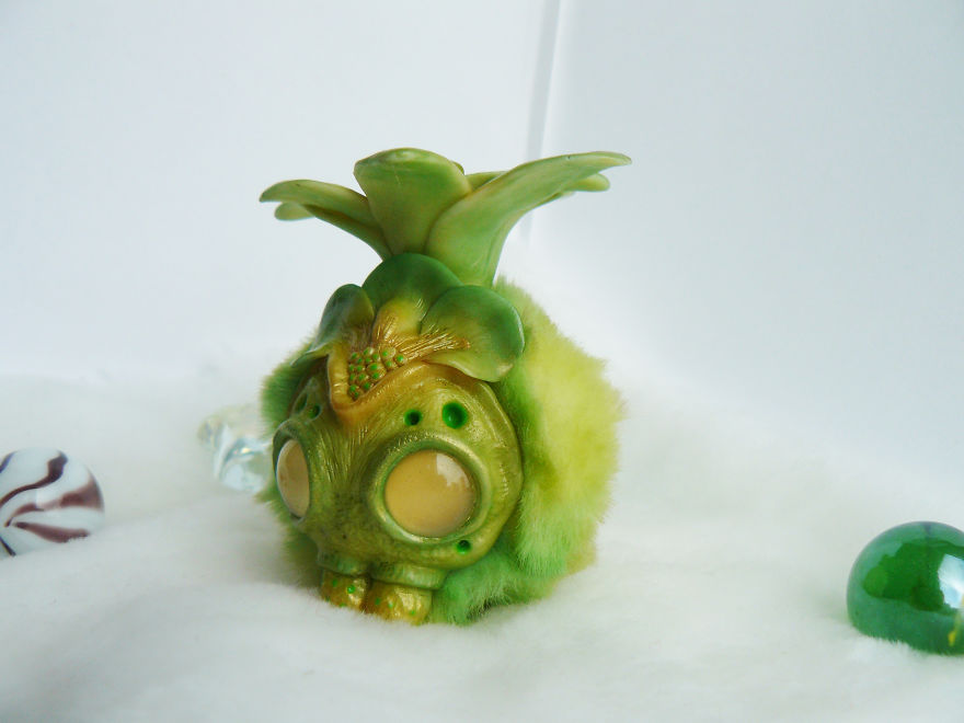 Beginner-Toymaker-Cute-Creepy-Toys-Lelea-Creatures