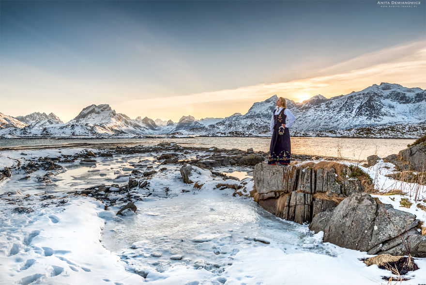 I Photographed Myself Wearing The Traditional Costume Of The Country I Was In (28 Pics) I Photographed Myself Wearing The Traditional Costume Of The Country I Was In (28 Pics)