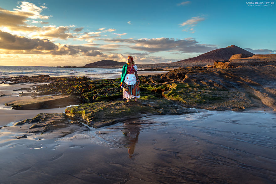 I Photographed Myself Wearing The Traditional Costume Of The Country I Was In (28 Pics) I Photographed Myself Wearing The Traditional Costume Of The Country I Was In (28 Pics)