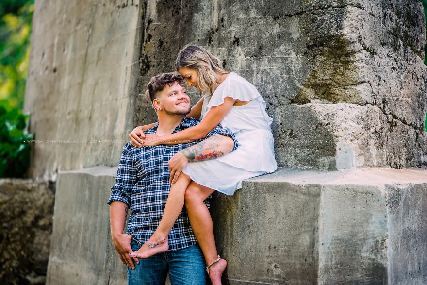 A Couple Who Had Just Met Gets Photographed On Their Blind Date, Goes Viral Because Of The Chemistry They Share A Couple Who Had Just Met Gets Photographed On Their Blind Date, Goes Viral Because Of The Chemistry They Share