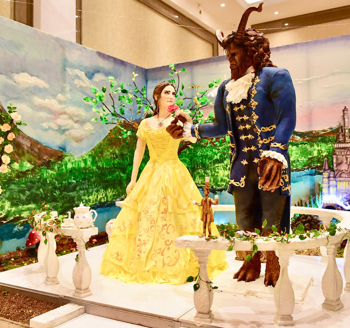 Woman Makes Hyper-Realistic Cakes That Look More Like Works Of Art