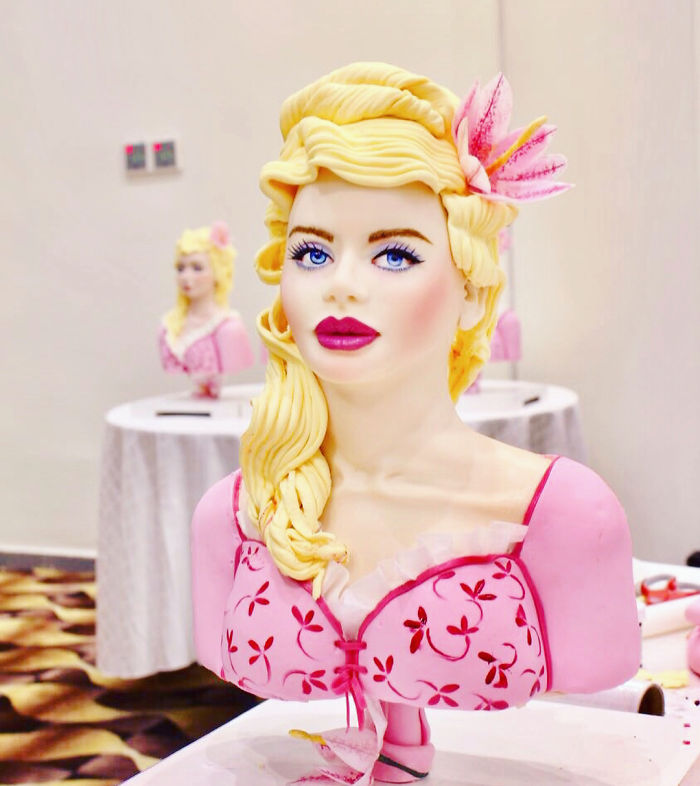 Woman Makes Hyper-Realistic Cakes That Look More Like Works Of Art