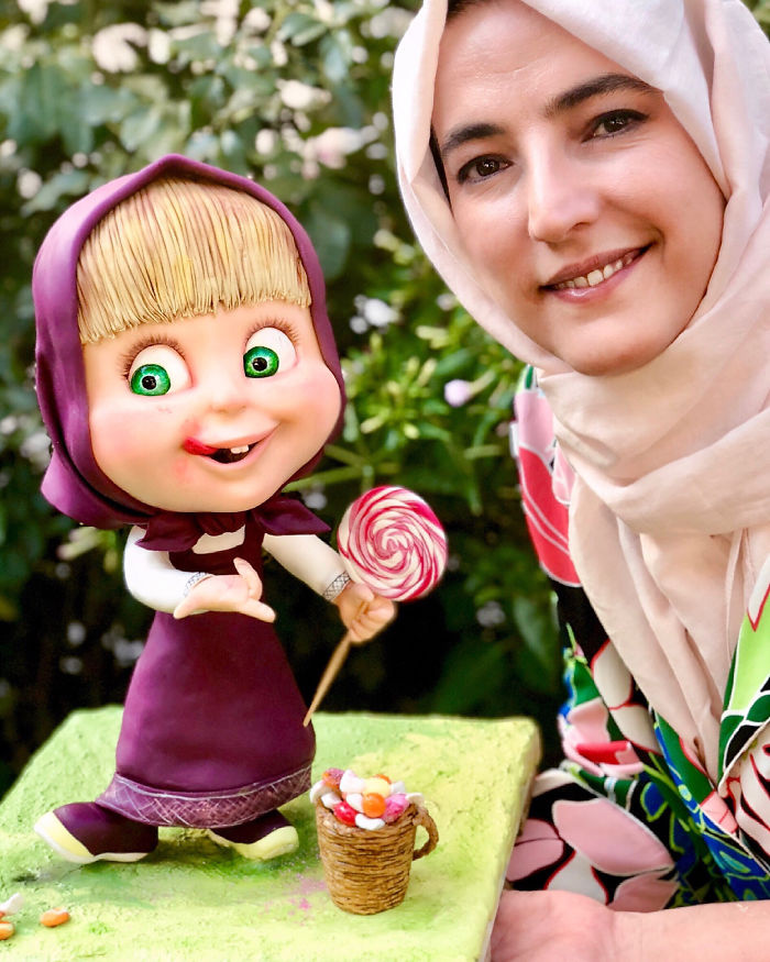 Woman Makes Hyper-Realistic Cakes That Look More Like Works Of Art