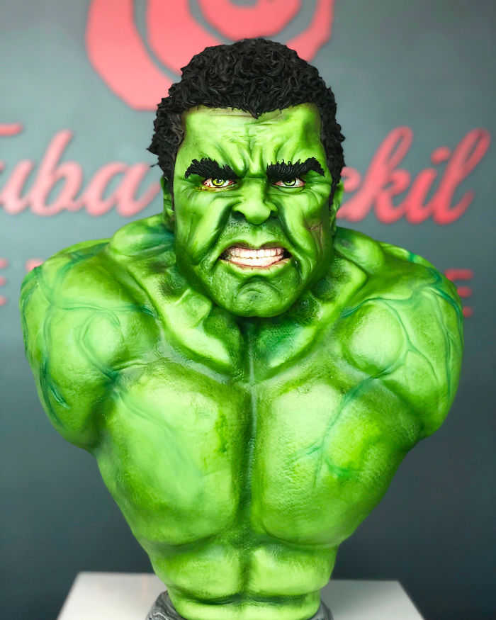 Woman Makes Hyper-Realistic Cakes That Look More Like Works Of Art