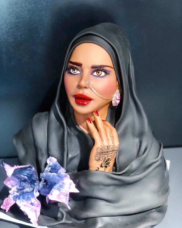 Woman Makes Hyper-Realistic Cakes That Look More Like Works Of Art