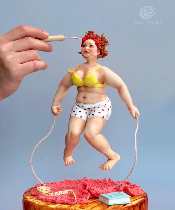 Woman Makes Hyper-Realistic Cakes That Look More Like Works Of Art