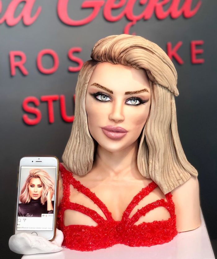 Woman Makes Hyper-Realistic Cakes That Look More Like Works Of Art