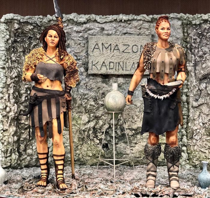 Woman Makes Hyper-Realistic Cakes That Look More Like Works Of Art