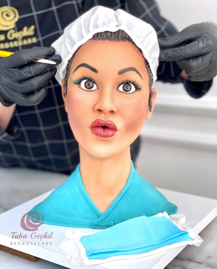 Woman Makes Hyper-Realistic Cakes That Look More Like Works Of Art