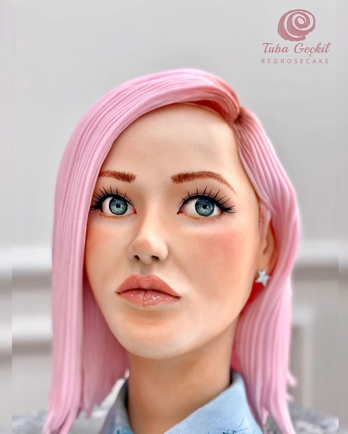 Woman Makes Hyper-Realistic Cakes That Look More Like Works Of Art