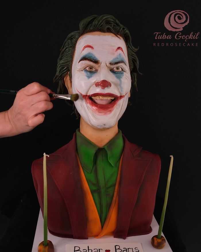 Woman Makes Hyper-Realistic Cakes That Look More Like Works Of Art